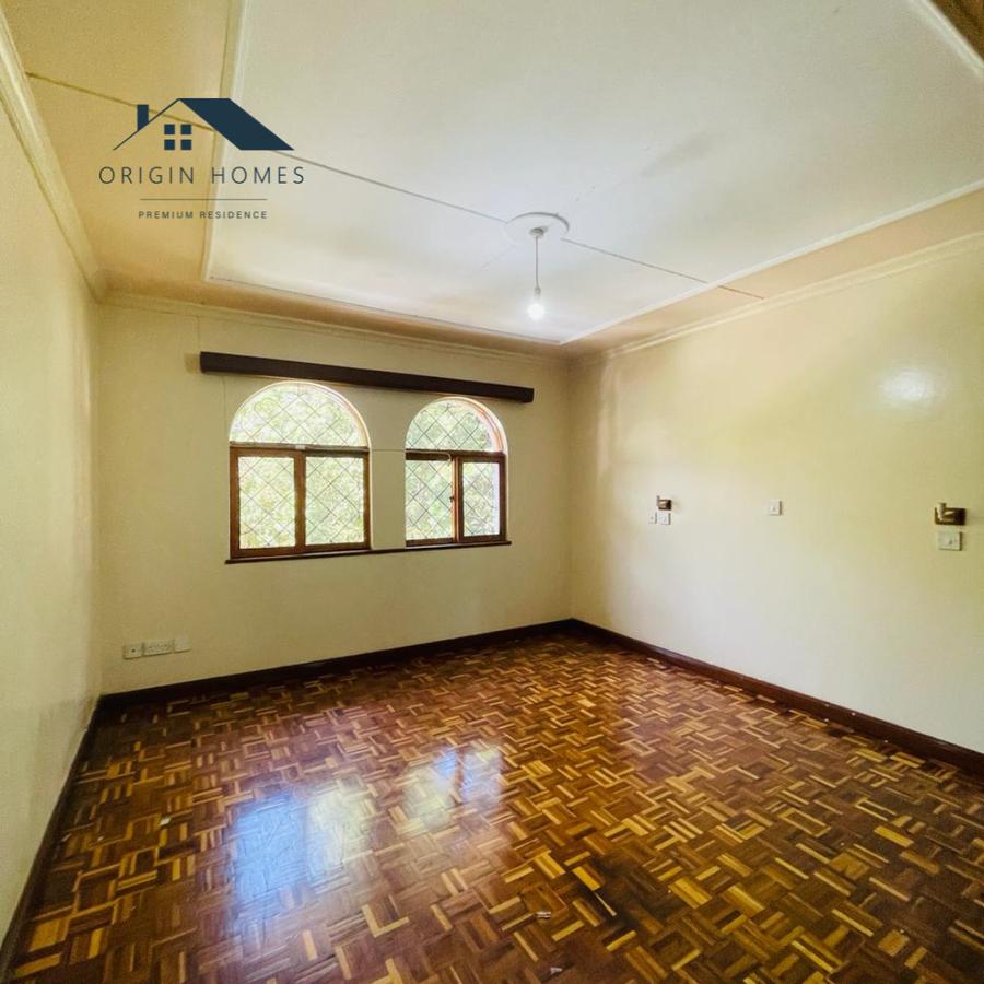 5 Bed Townhouse with En Suite at Westlands - 15