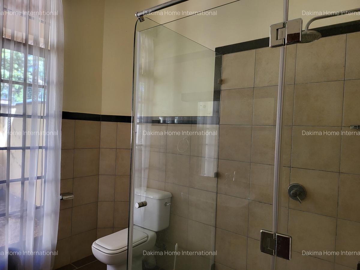 4 Bed House with En Suite in Runda - 13