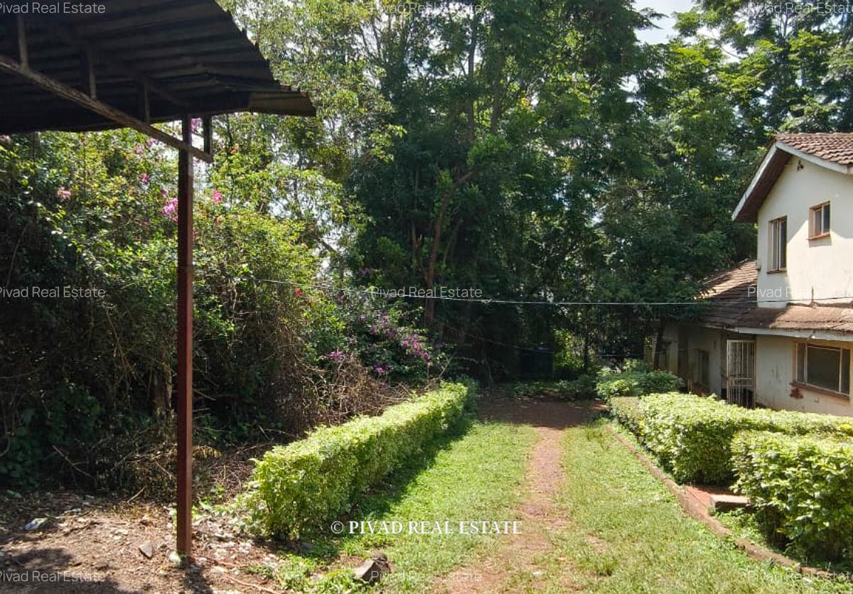 0.75 ac Land in Kitisuru - 2