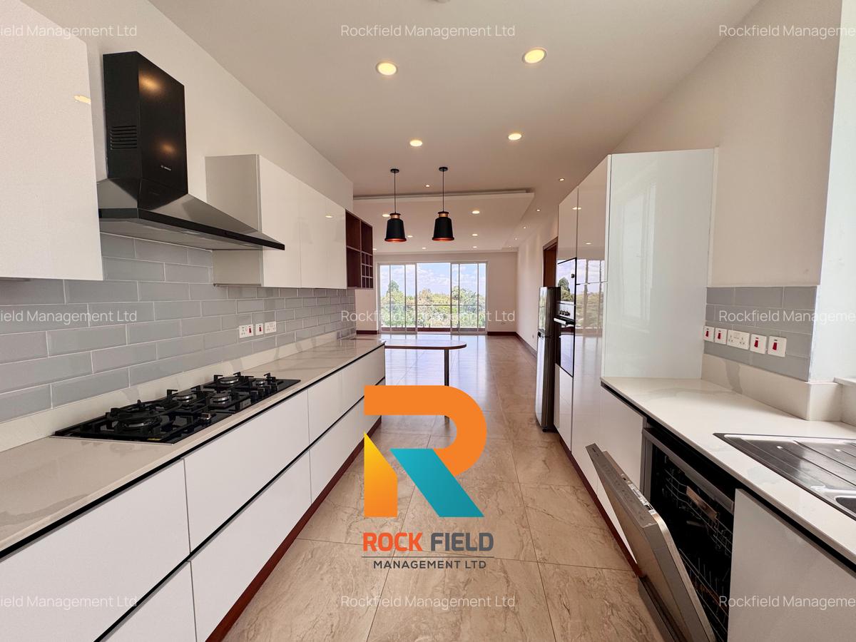 3 Bed Apartment with En Suite in Parklands - 13