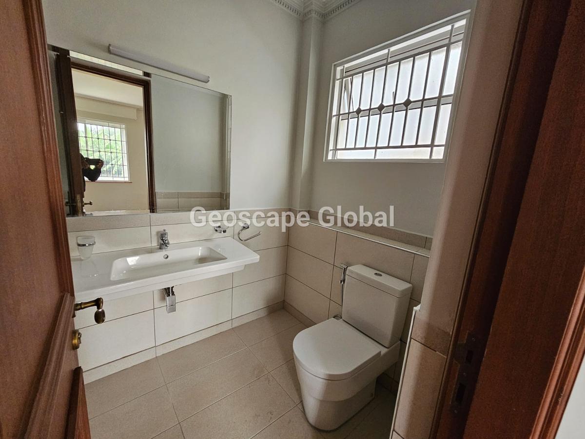3 Bed House with En Suite in Runda - 10