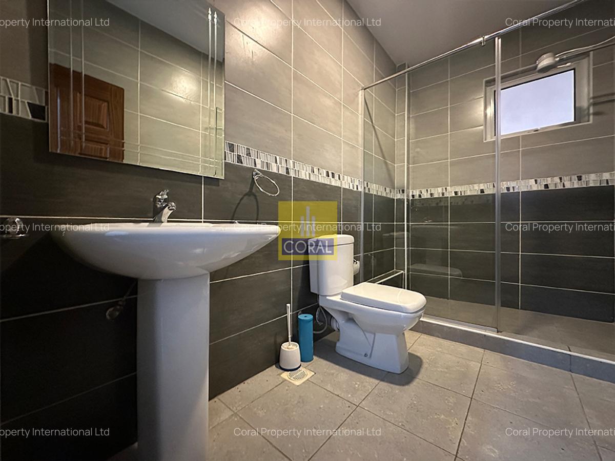 2 Bed Apartment in Brookside - 8