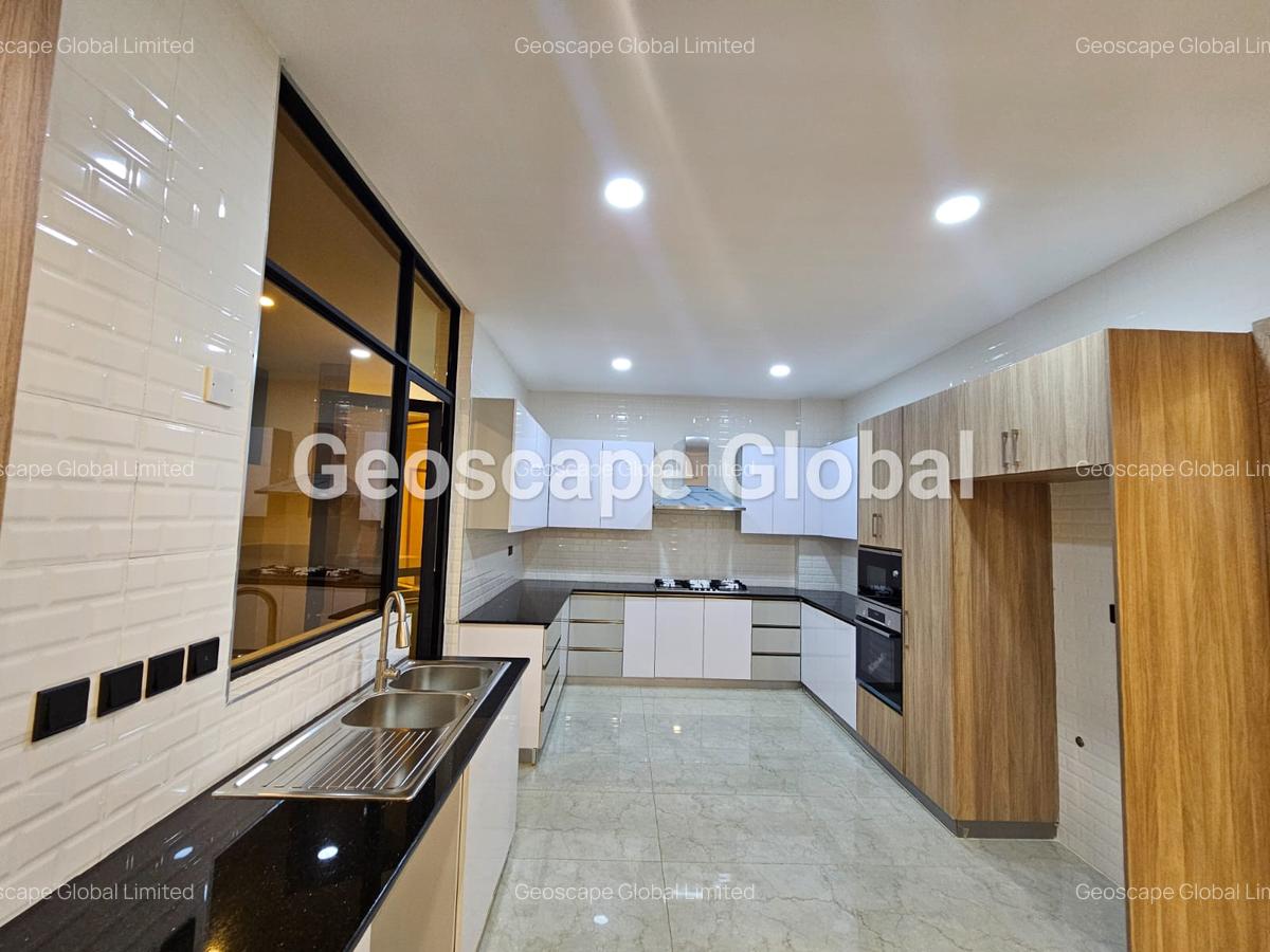 3 Bed Apartment with En Suite in Spring Valley - 6