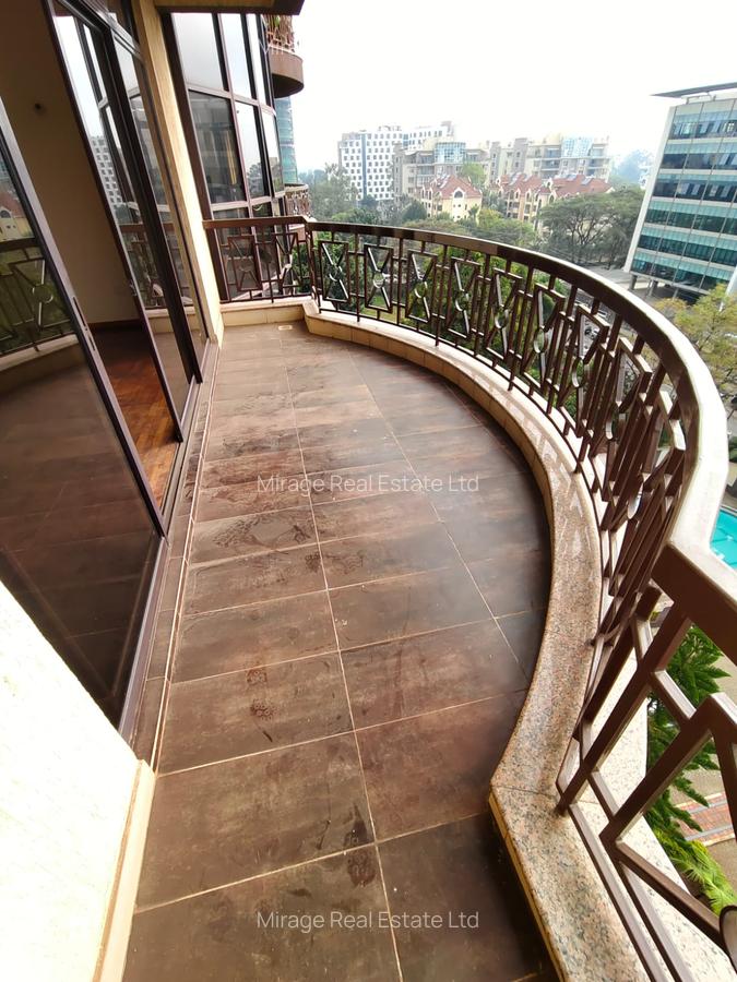 3 Bed Apartment with En Suite in Kilimani - 4