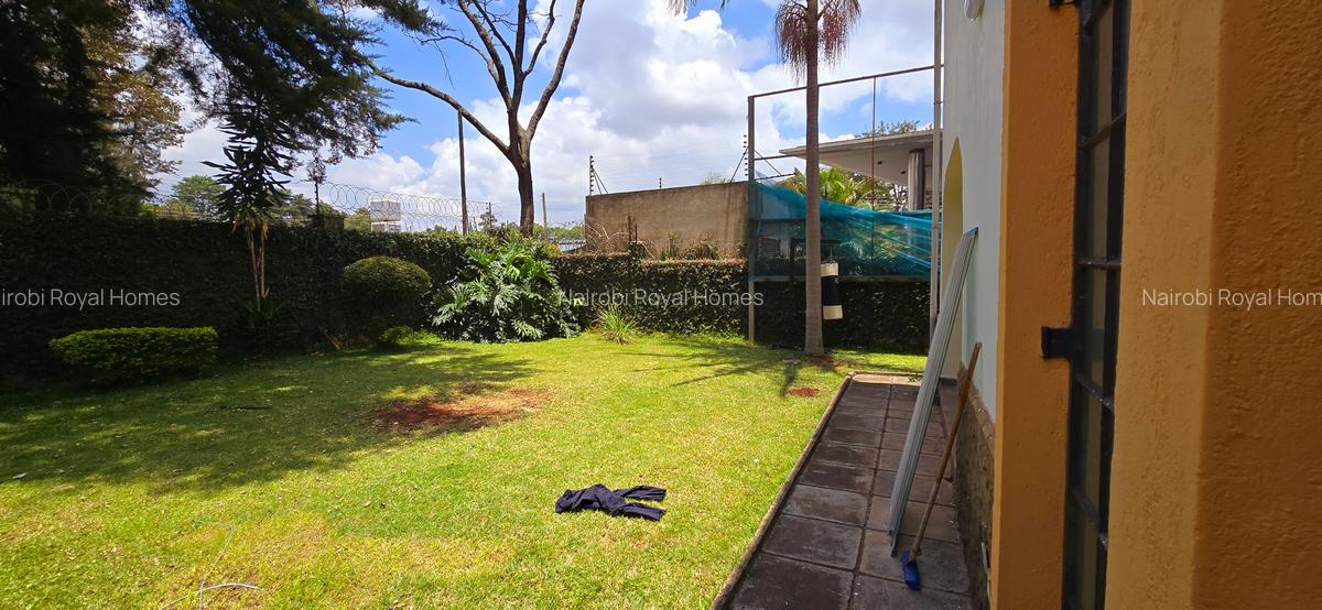 4 Bed Townhouse with En Suite at Mugumo Road - 10