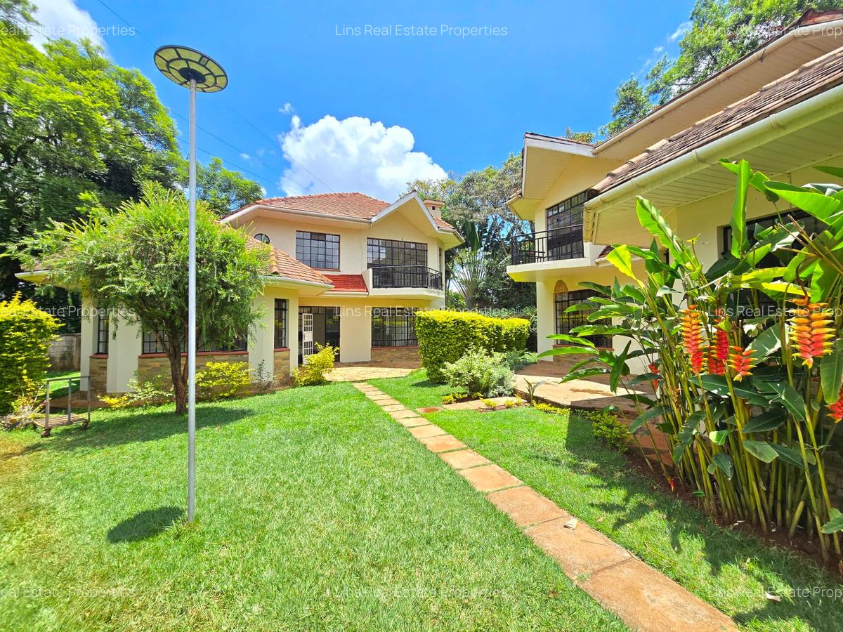 4 Bed Townhouse with En Suite in Spring Valley - 1