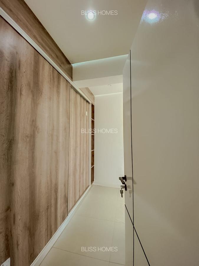 3 Bed Apartment with En Suite at Near Links Road - 8