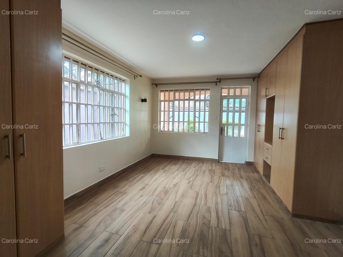 4 Bed House with En Suite at Rosslyn Lone Tree - 7