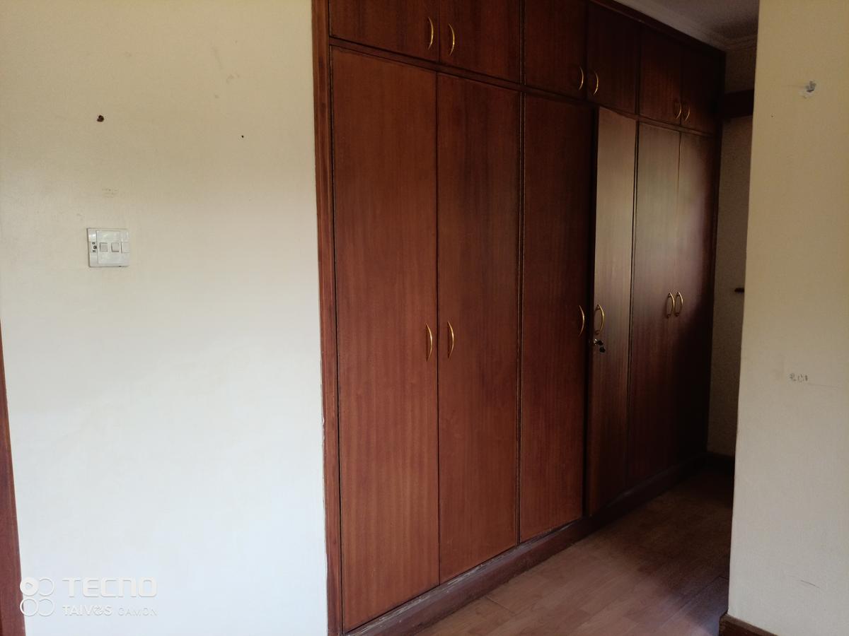 5 Bed Townhouse with En Suite at Off Ruaka Rd - 13