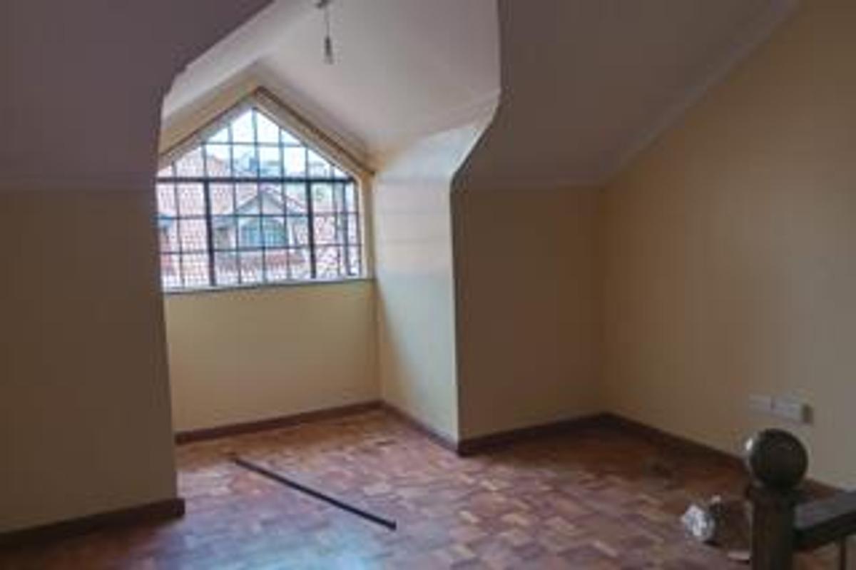 4 Bed Townhouse with En Suite at Lavington Green - 12