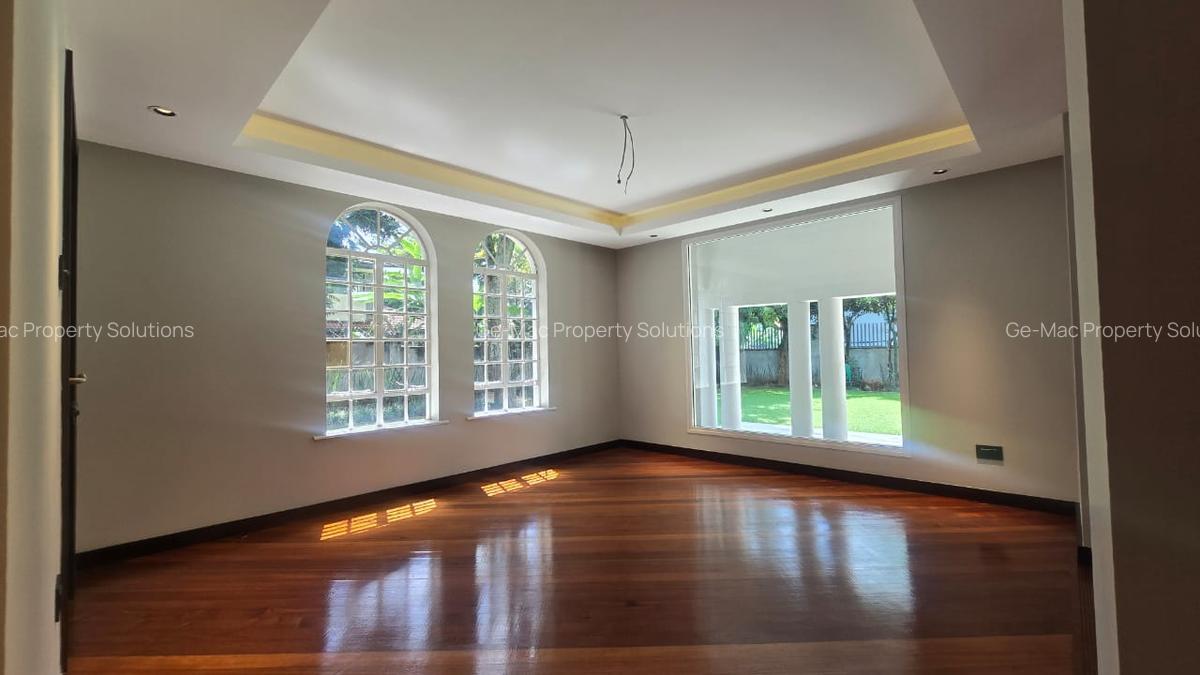 5 Bed House with En Suite in Runda - 13