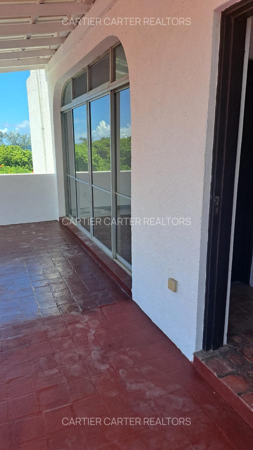 5 Bed Townhouse with En Suite in Diani - 1