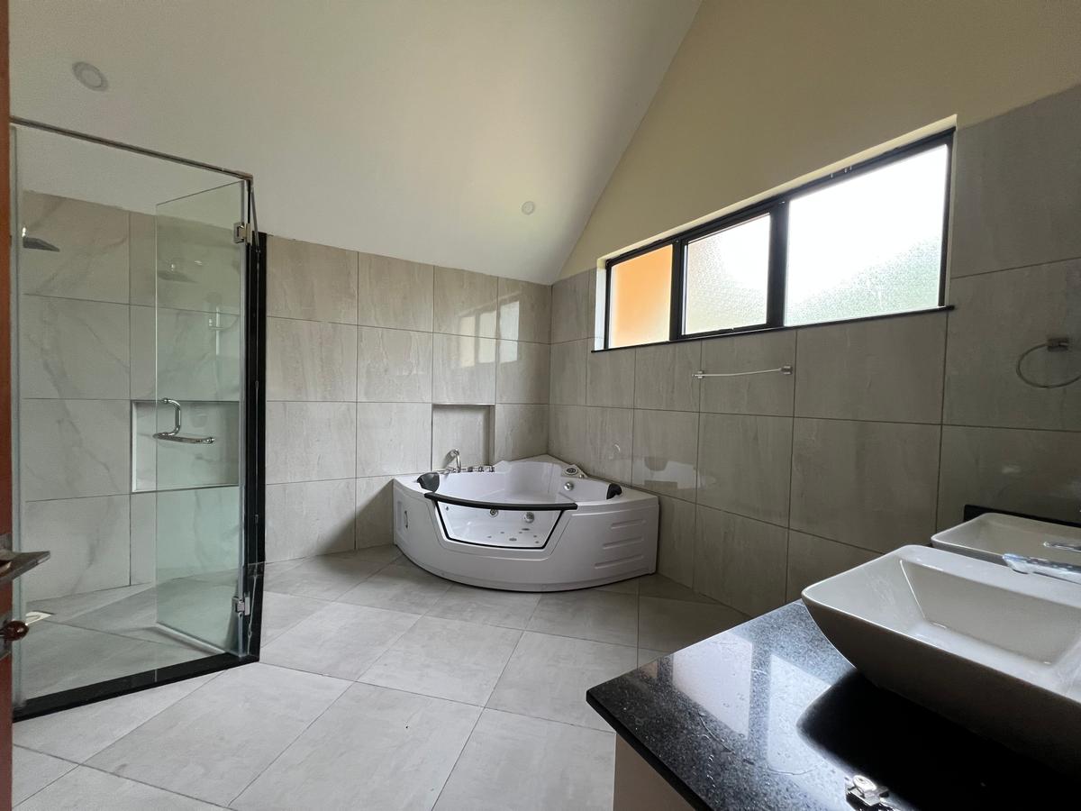 5 Bed Townhouse with En Suite at Convent Drive - 13