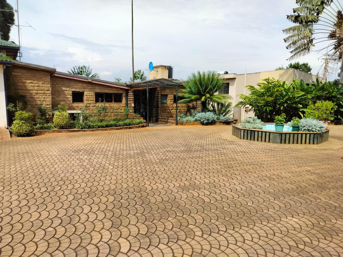 5 Bed House with En Suite in Kitisuru - 1