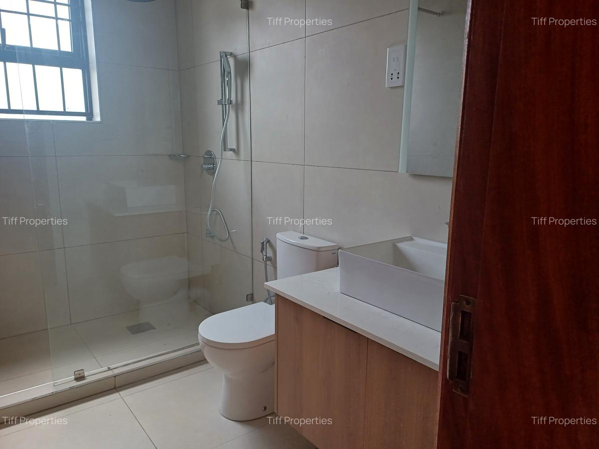 6 Bed Townhouse in Loresho - 15