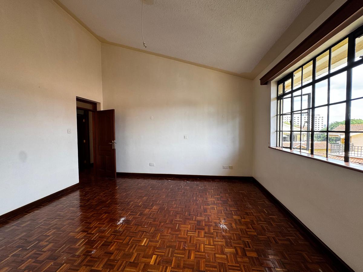 3 Bed Apartment with En Suite in General Mathenge - 18
