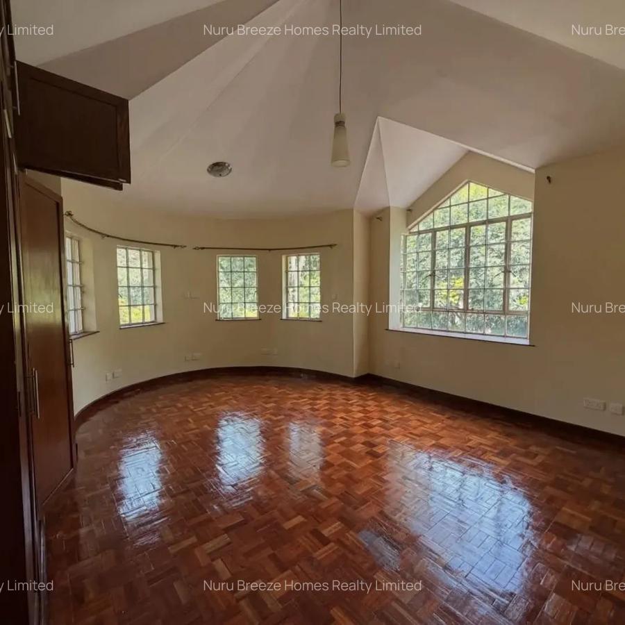 5 Bed Townhouse with En Suite in Karen - 6