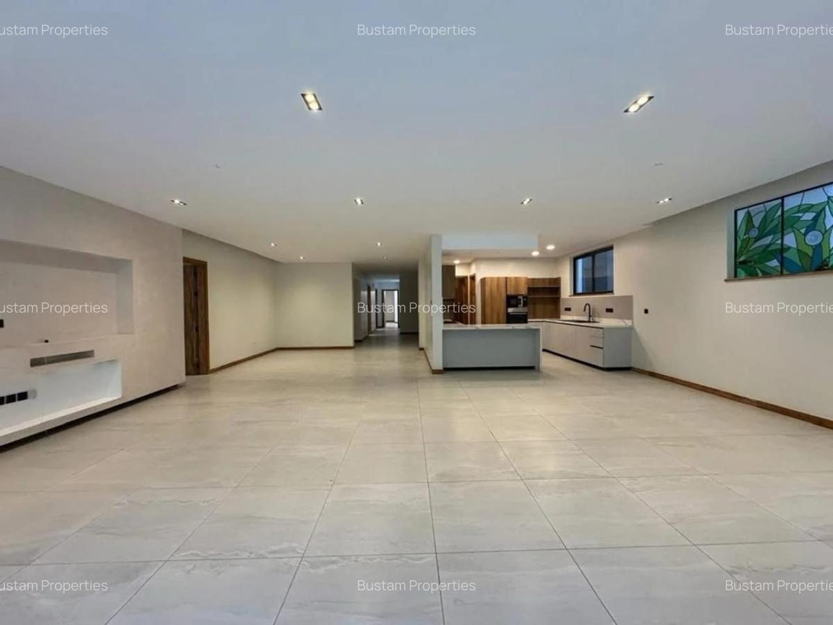 4 Bed Apartment with En Suite in Spring Valley - 8