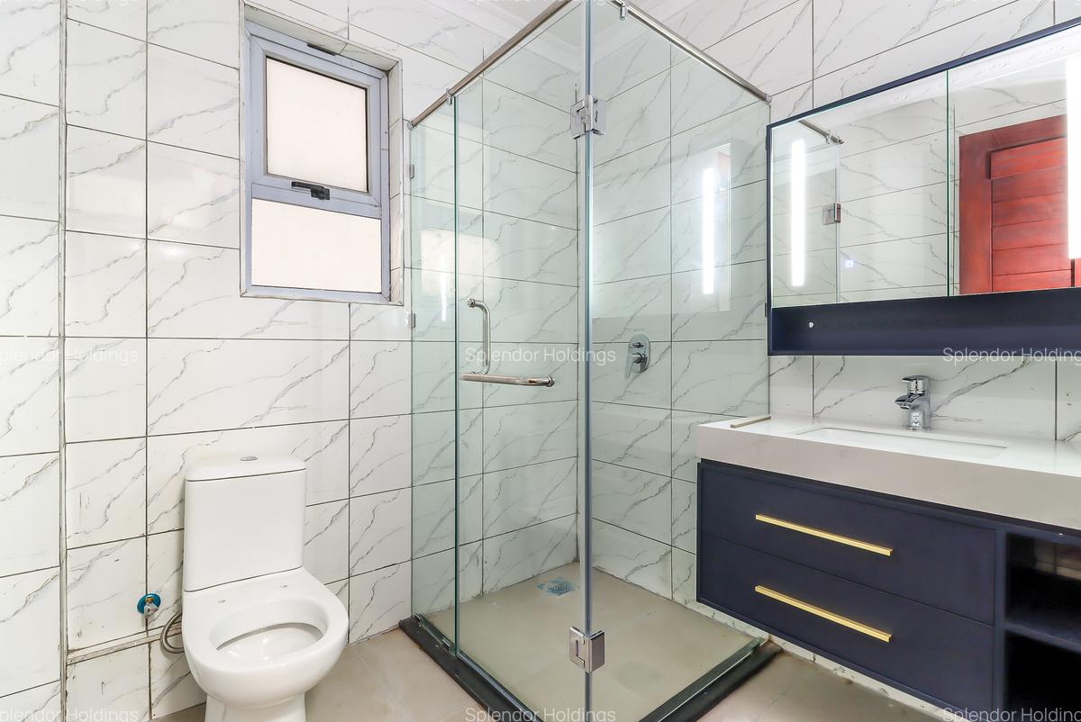 3 Bed Apartment with En Suite in Lavington - 15