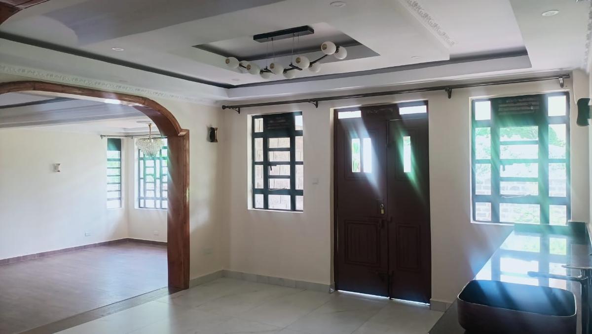 6 Bed Townhouse with En Suite in Kitisuru - 13