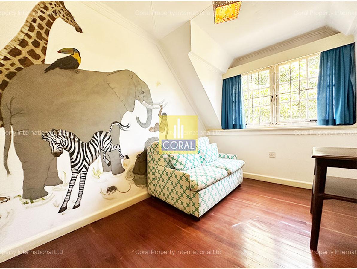 5 Bed House in Rosslyn - 13