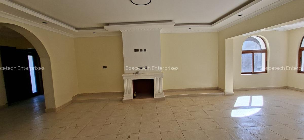 5 Bed House with En Suite in Kitisuru - 3