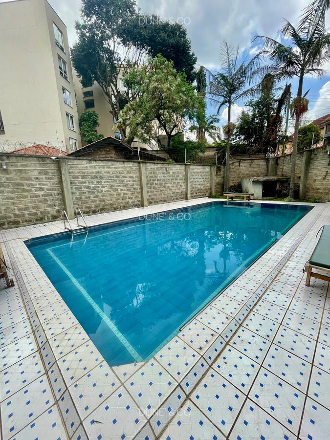 Serviced 2 Bed Apartment with En Suite in Brookside - 17