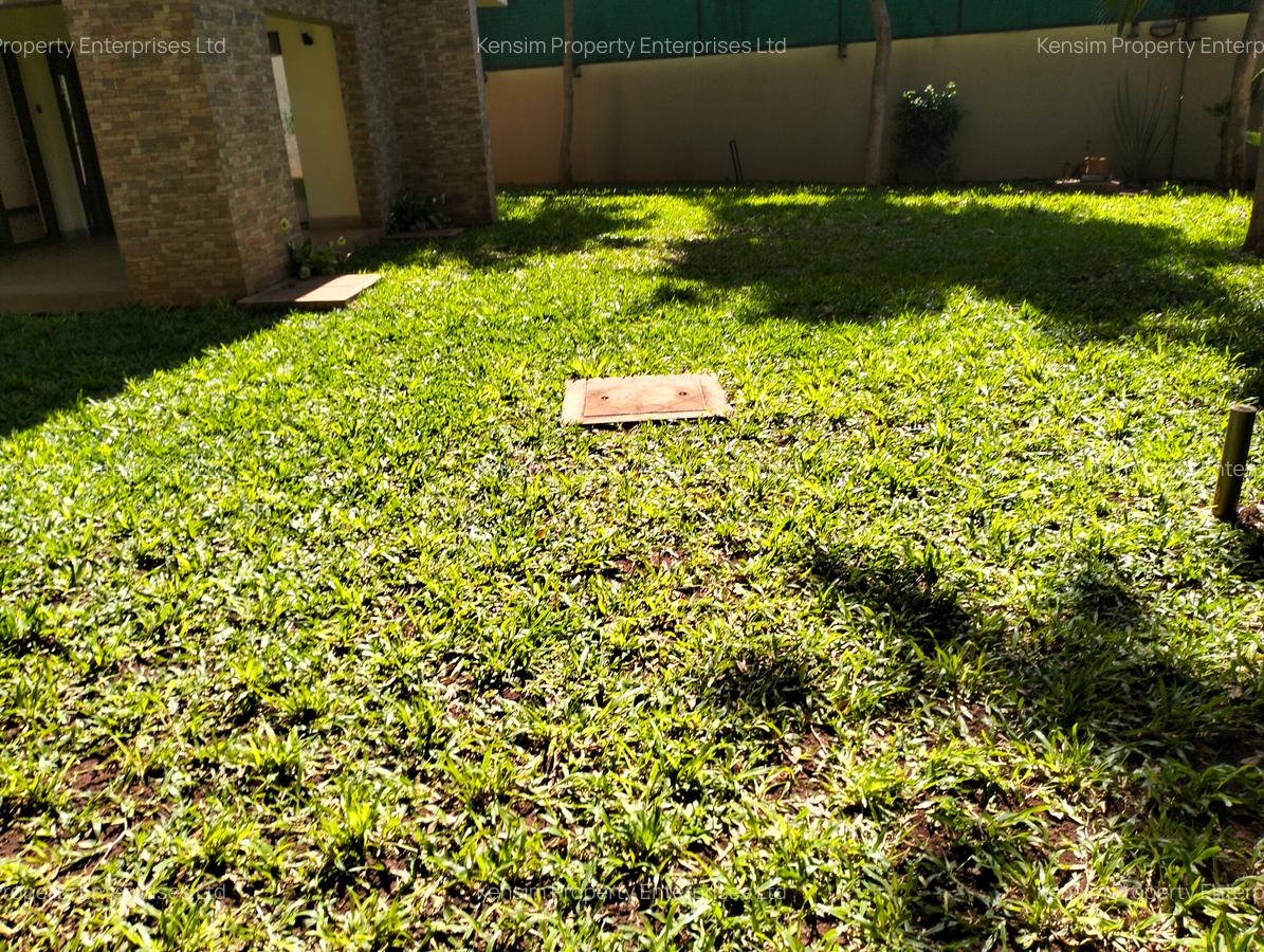 5 Bed Townhouse with En Suite in Lavington - 16