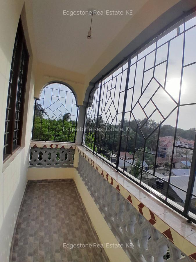 2 Bed Apartment with En Suite in Mtwapa - 15