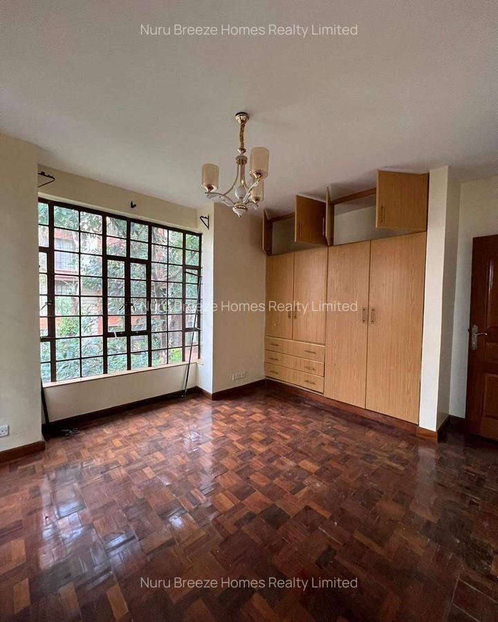 2 Bed Apartment with En Suite in Brookside - 16