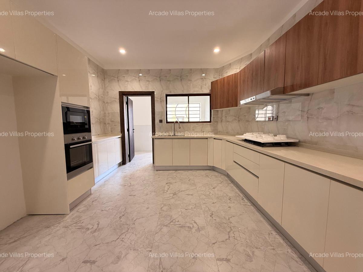 3 Bed Apartment with En Suite in Kileleshwa - 5