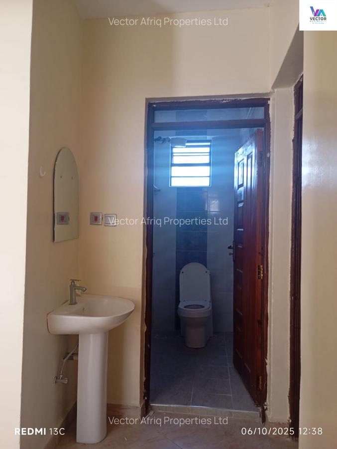 2 Bed Apartment with En Suite in Syokimau - 4