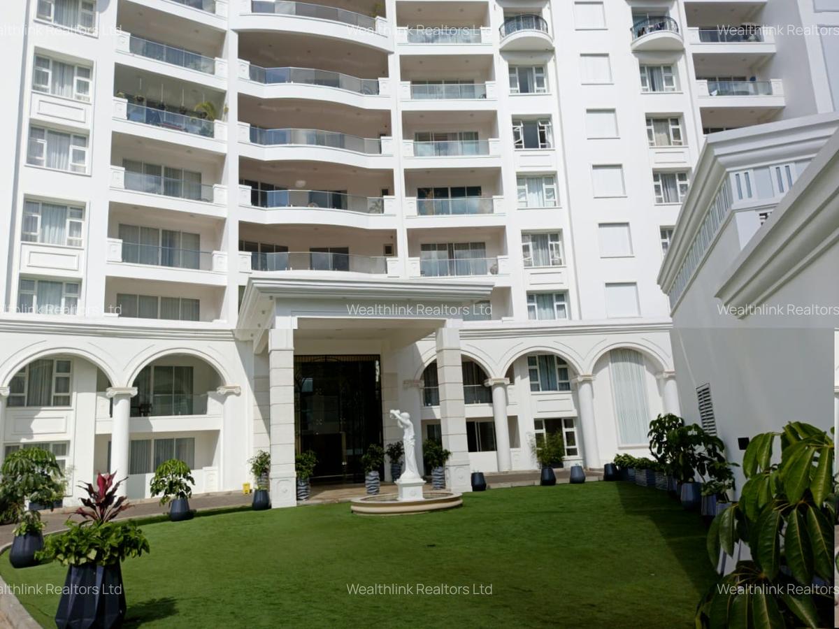 3 Bed Apartment with En Suite at Parklands - 12