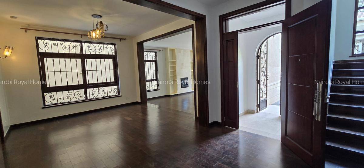 5 Bed House with En Suite at Lavington Green - 13