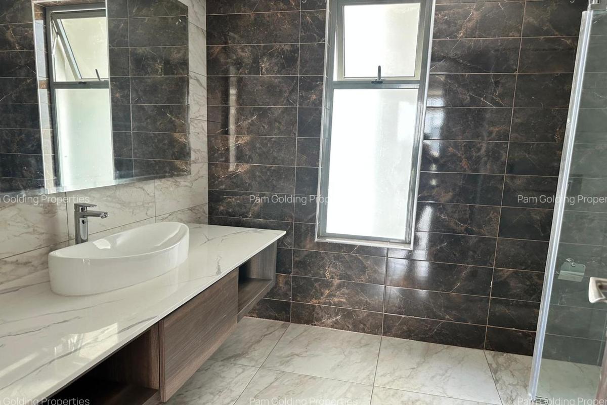 3 Bed Apartment at Brookside Drive - 12