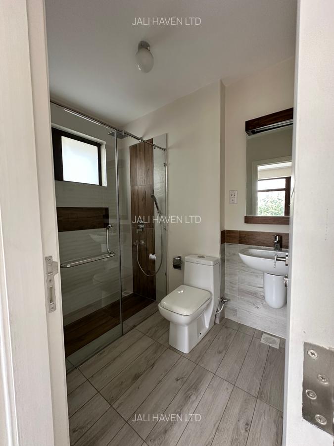 4 Bed Villa with En Suite in Langata - 10