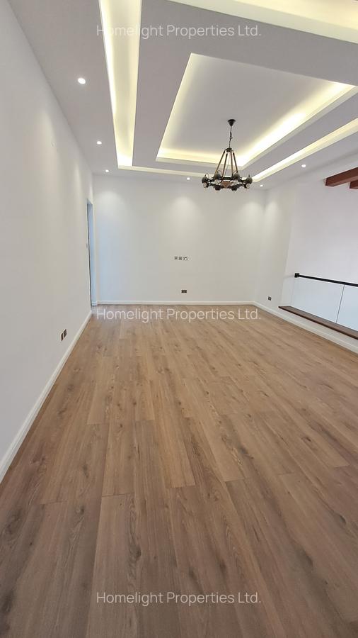 5 Bed Villa with En Suite at Lavington - 20