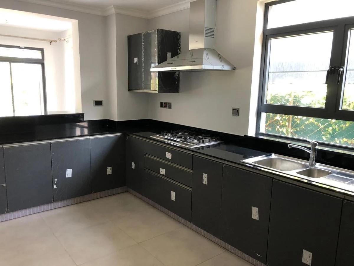 4 Bed Townhouse with En Suite in Kiambu Road - 12