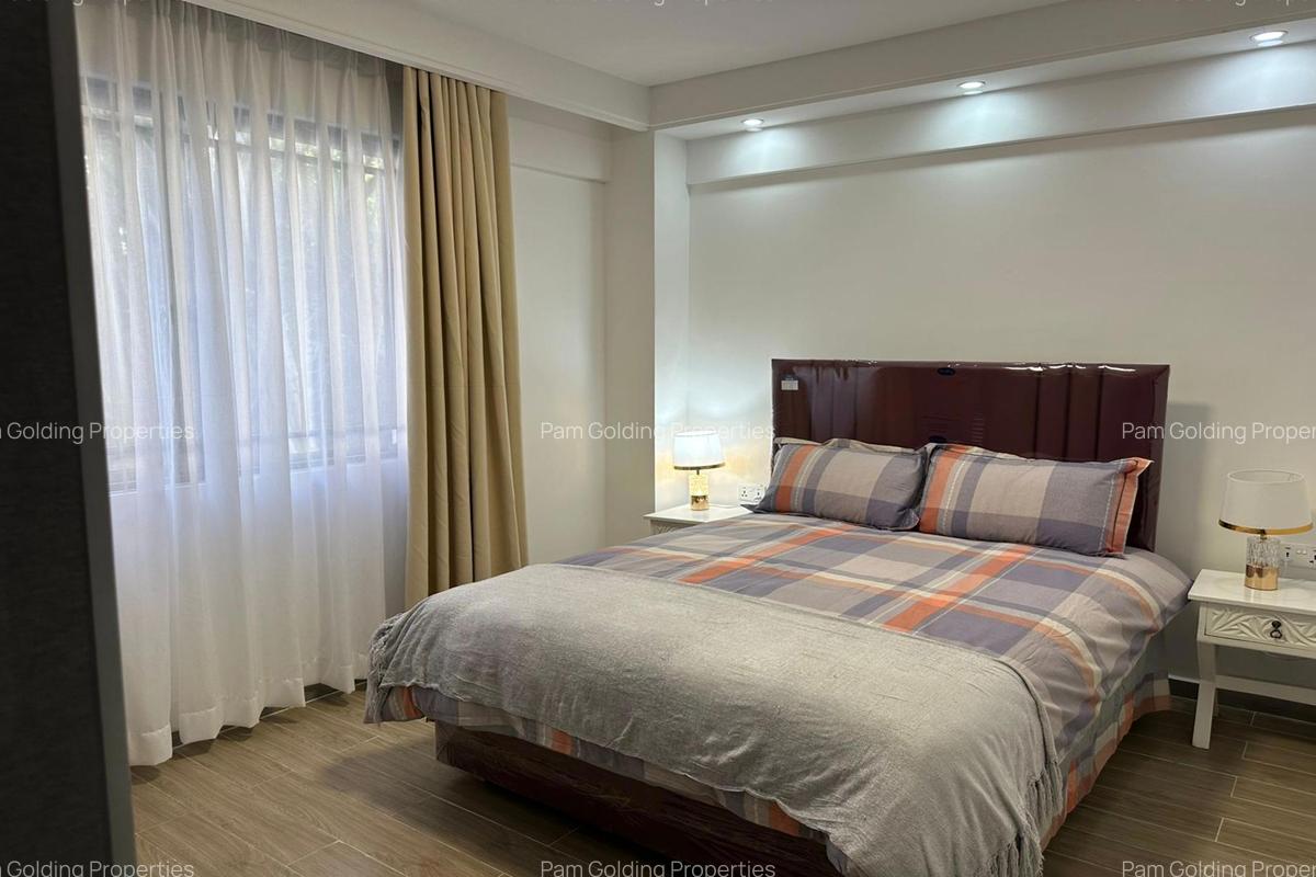 2 Bed Apartment with En Suite at Riverside Gardens - 5