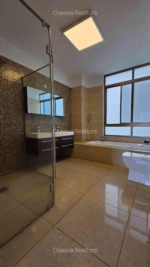 3 Bed Apartment with En Suite at 6Th Parklands - 14