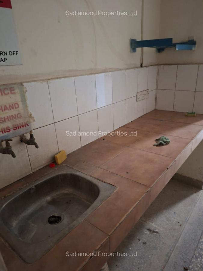 10,000 ft² Warehouse with Parking in Embakasi - 7