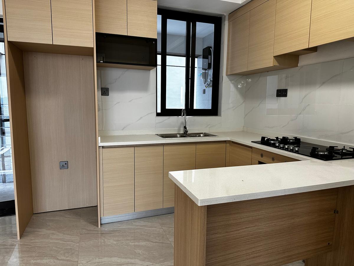 2 Bed Apartment with En Suite at Westlands - 10