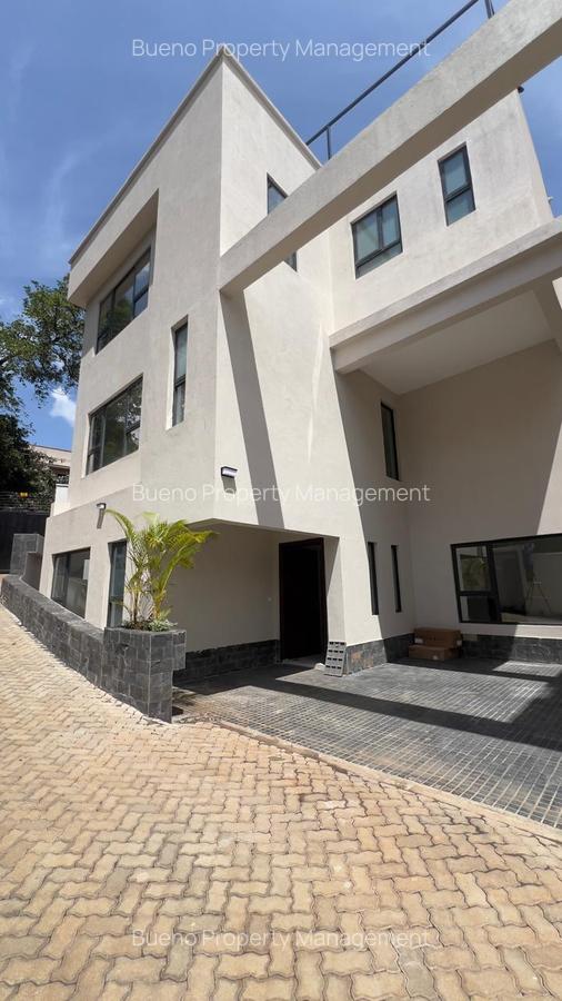 5 Bed Townhouse with En Suite in Lavington - 1