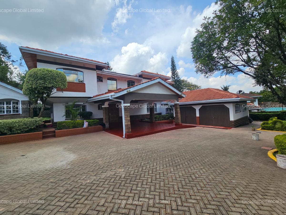 5 Bed House with En Suite in Rosslyn - 3