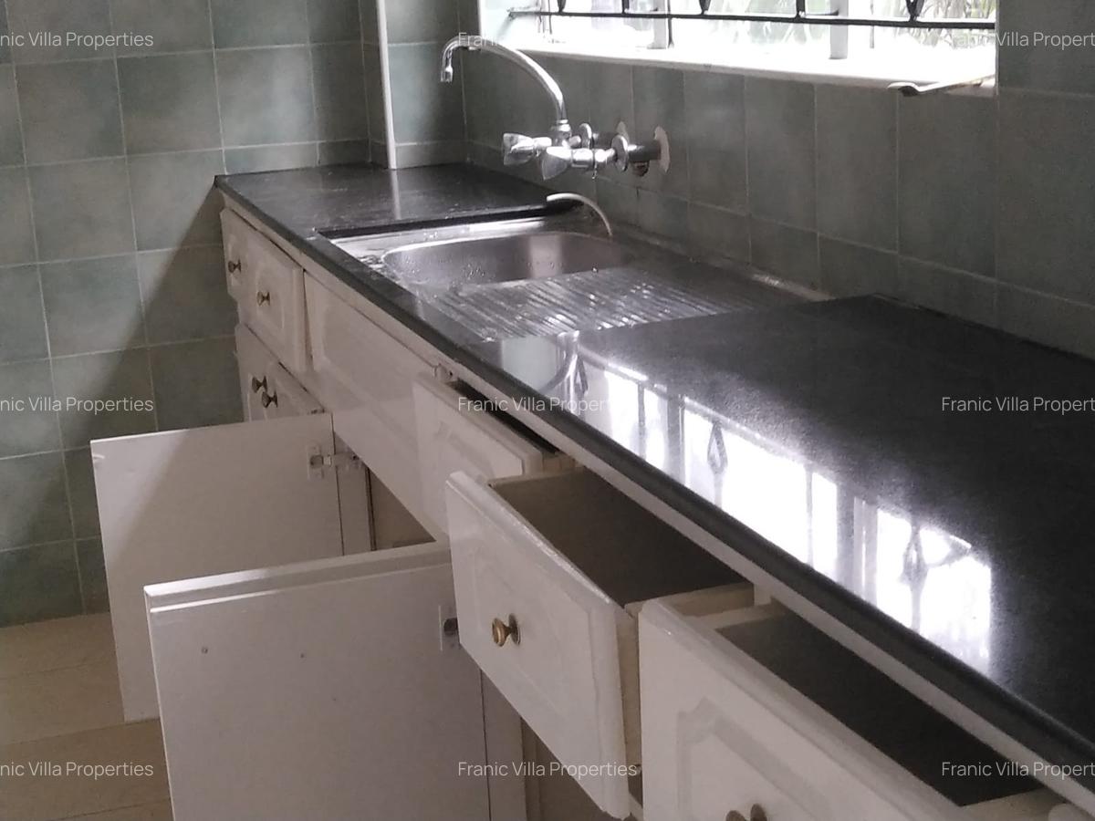 4 Bed House with En Suite at Redhill Road - 7