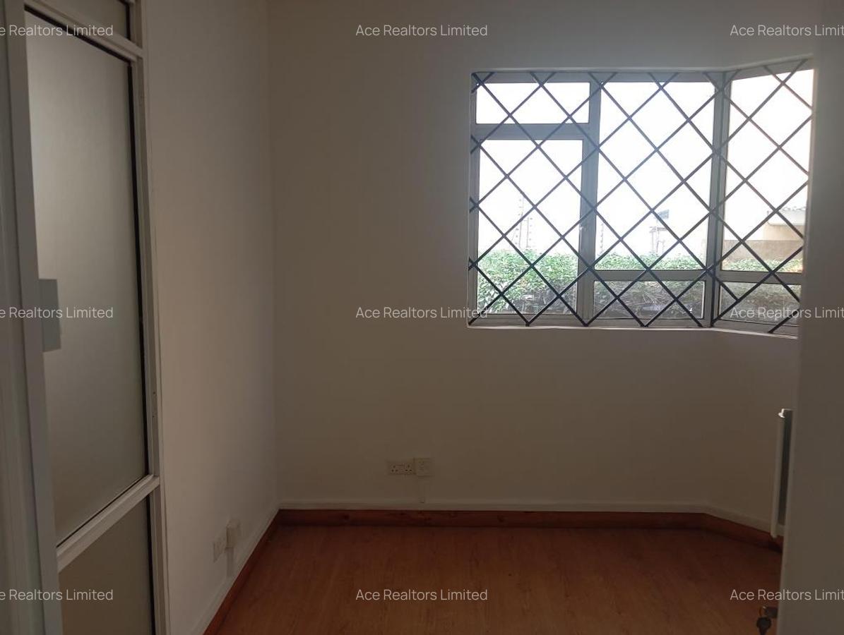 4,000 ft² Office with Fibre Internet at Riverside Drive - 5