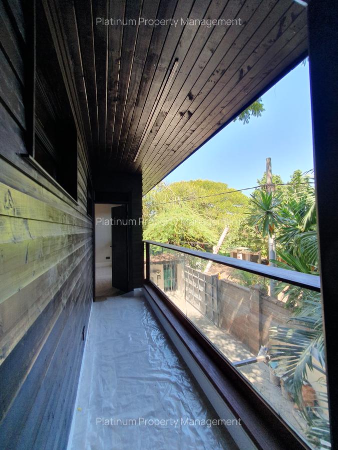 3 Bed House with En Suite at United Nations Avenue - 14