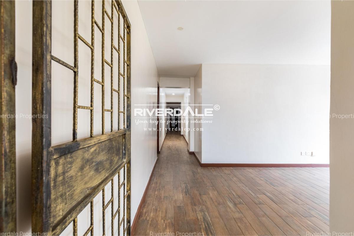 4 Bed Apartment with En Suite in Westlands Area - 8