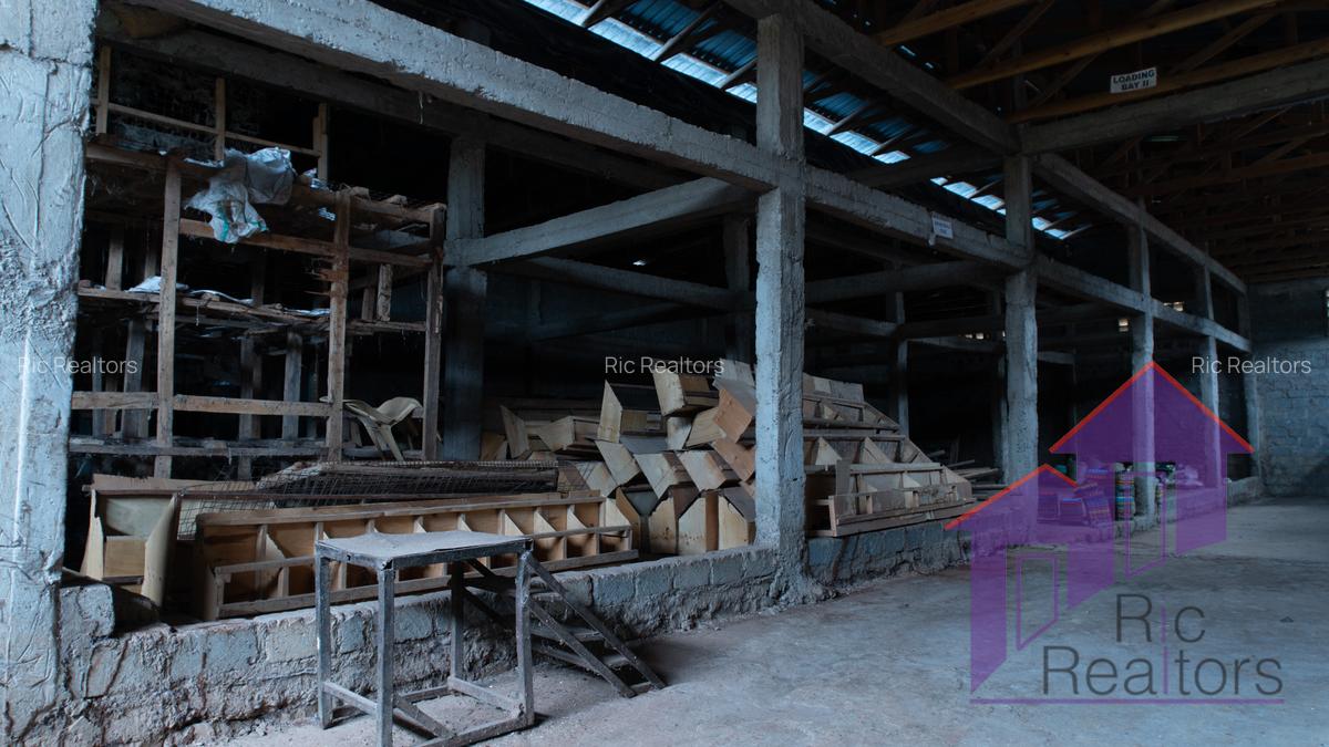 10,000 ft² Warehouse at Maragua Town - 10