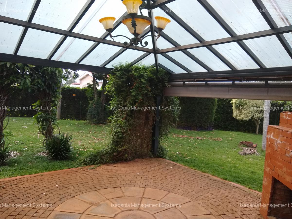 5 Bed House with En Suite at - 4